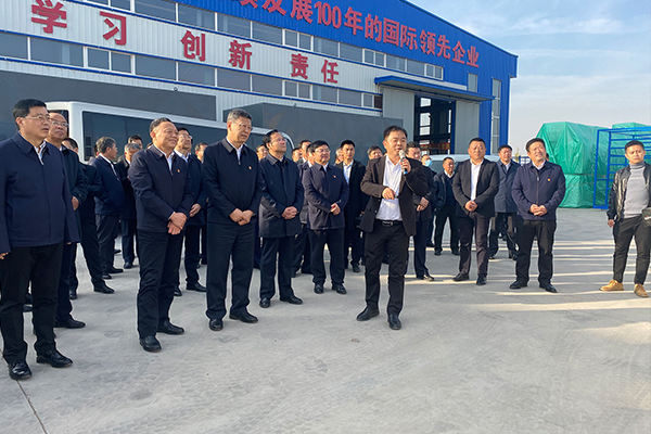 赤峰市黨政考察團蒞臨遼寧一諾環境產業集團香港三级日本三级韩国三级韩進行參觀考察