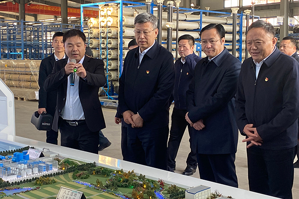 赤峰市黨政考察團蒞臨遼寧一諾環境產業集團香港三级日本三级韩国三级韩進行參觀考察